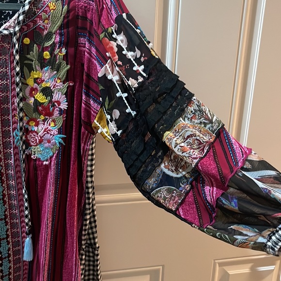 John Mark multi fabric tunic amazing NWOT size Small - Picture 2 of 3